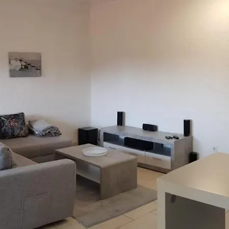 #4-Kino Ferienwohnung in Kliniknähe mit Balkon/Boxspringbett/Netflix Bad Oeynhausen Exterior foto
