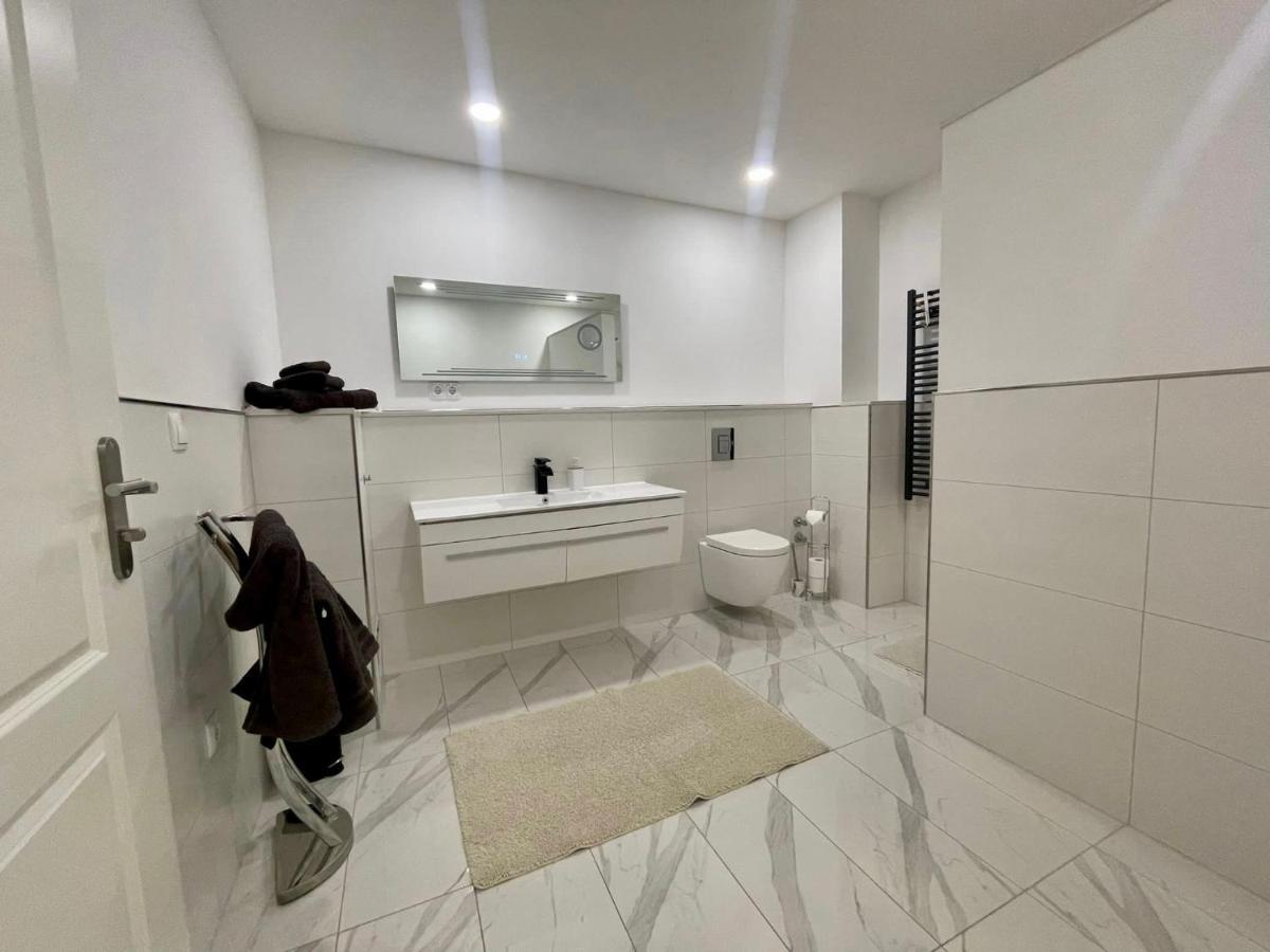 #4-kino In Kliniknähe Mit Balkon/boxspringbett/netflix Apartment Bad Oeynhausen