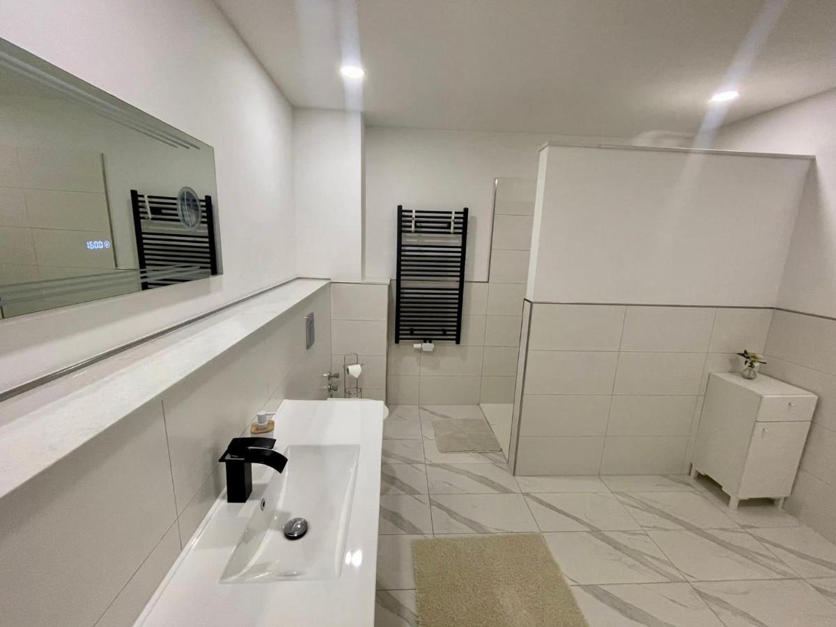 #4-kino In Kliniknähe Mit Balkon/boxspringbett/netflix Apartment Bad Oeynhausen